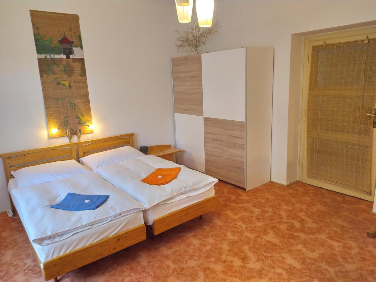 Pension 21 Прага Экстерьер фото